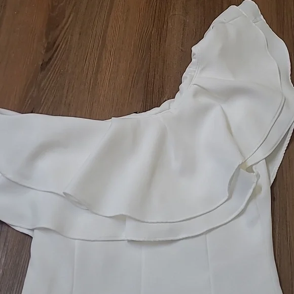 DO+BE‎ One Shoulder Cream Dress - Picture 10 of 11